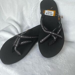 Teva sandals nwt